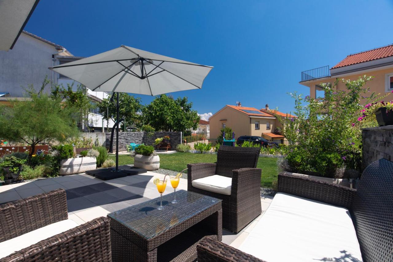 Apartment Odore Di Mare With Beautiful Garden Krk Town Exteriör bild