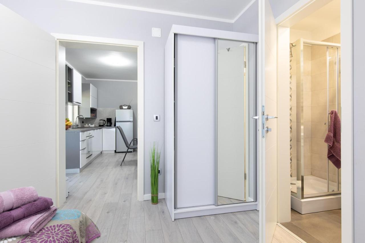 Apartment Odore Di Mare With Beautiful Garden Krk Town Exteriör bild