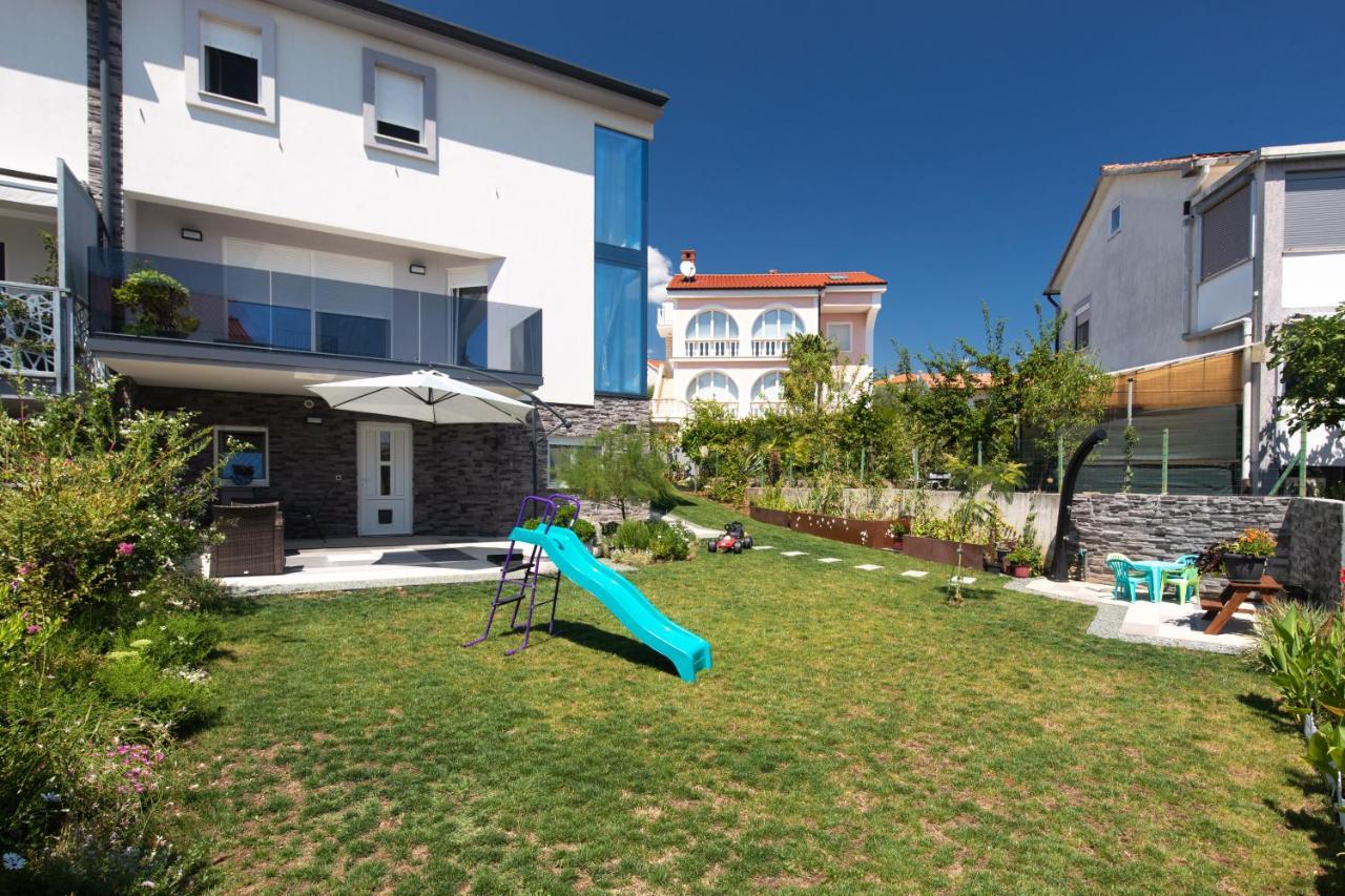 Apartment Odore Di Mare With Beautiful Garden Krk Town Exteriör bild