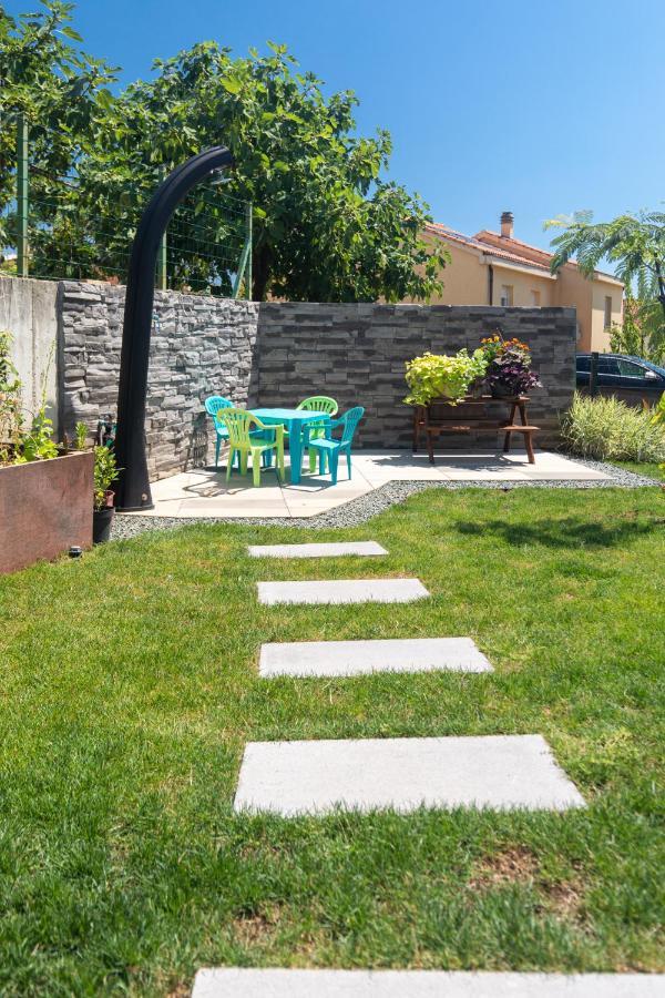 Apartment Odore Di Mare With Beautiful Garden Krk Town Exteriör bild